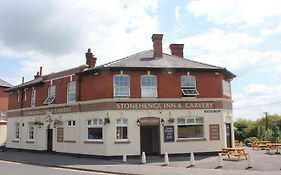 Stonehenge Inn&Shepherd's Huts